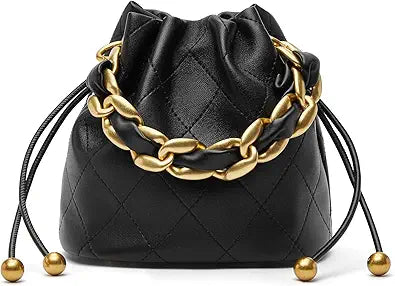 Borsa a secchiello piccola con manico superiore, borsa a tracolla firmata in pelle di agnello con coulisse e tracolla a catena spessa.